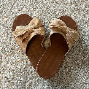 Vivaia nude bow sandals